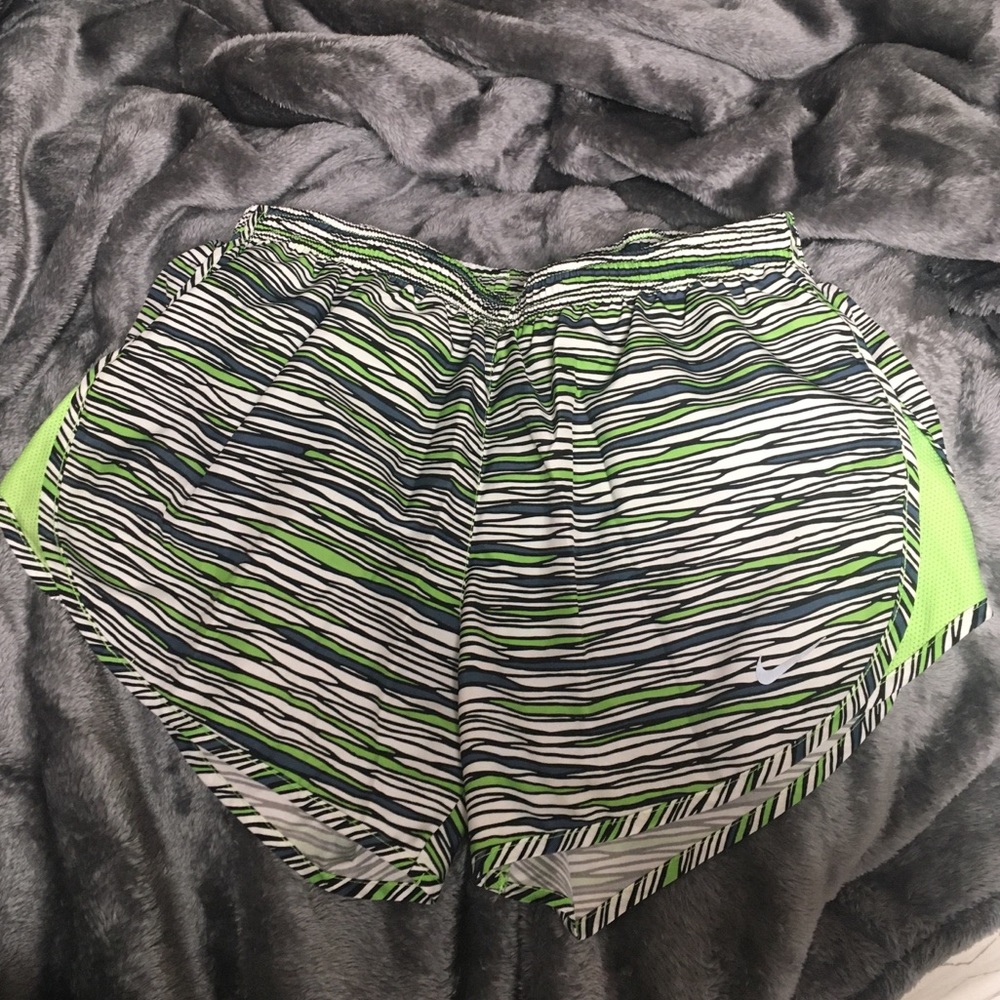 Nike running short
